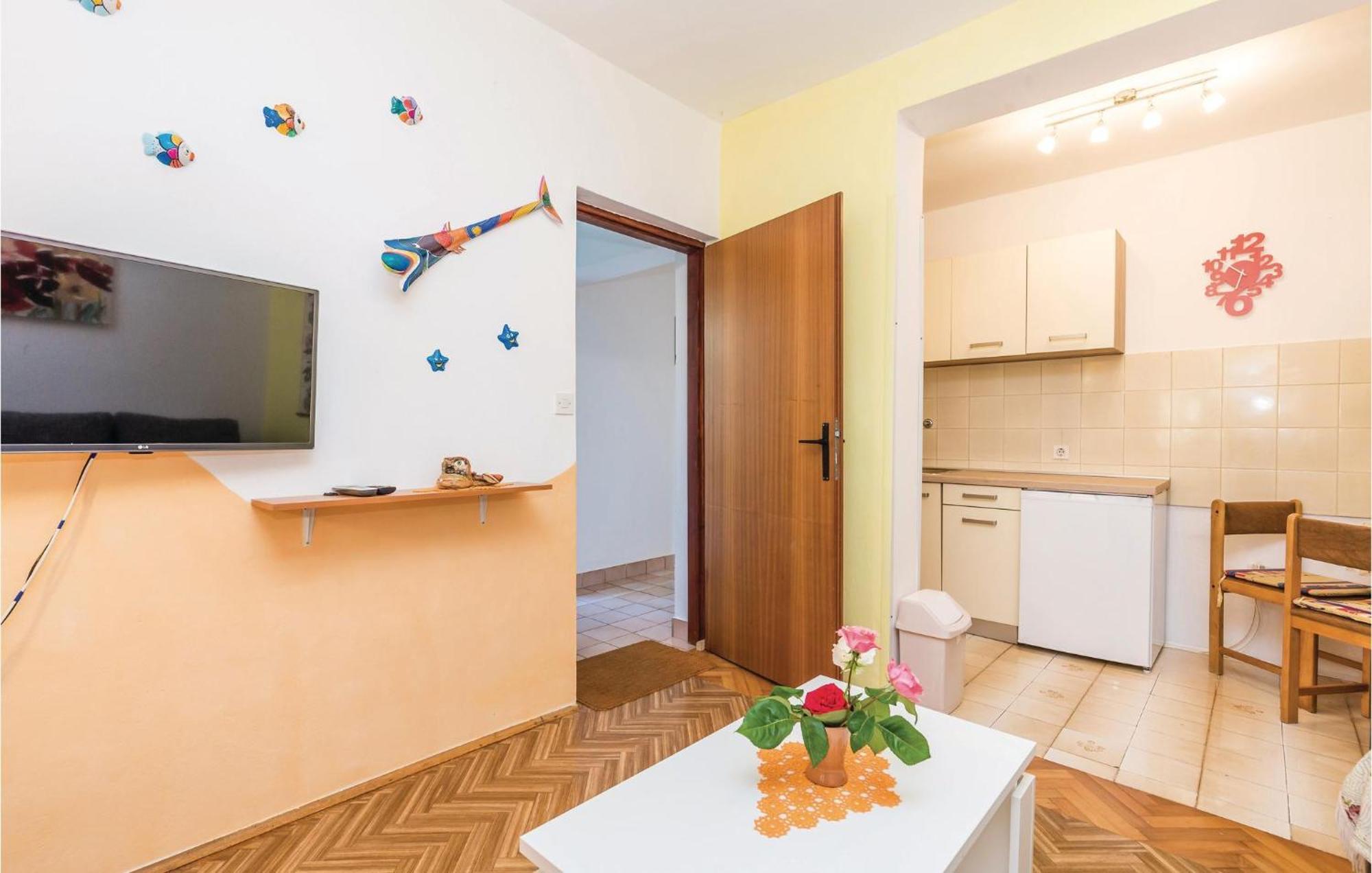 Stunning Apartment In Barbat-Rab With Wifi Barbat na Rabu Esterno foto