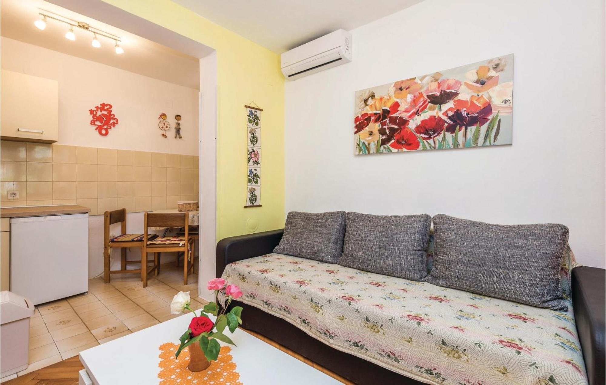 Stunning Apartment In Barbat-Rab With Wifi Barbat na Rabu Esterno foto