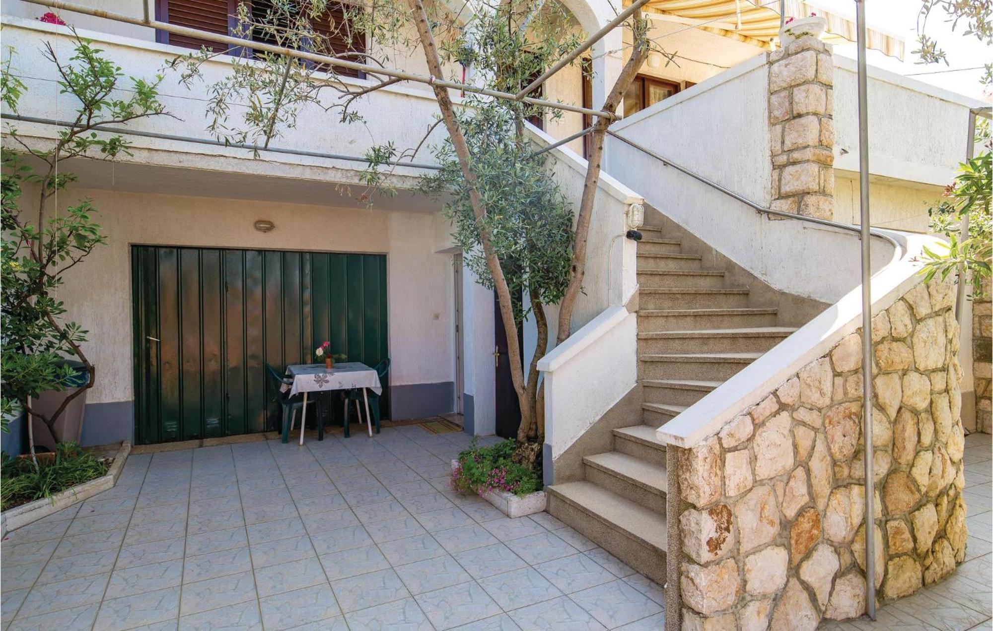 Stunning Apartment In Barbat-Rab With Wifi Barbat na Rabu Esterno foto